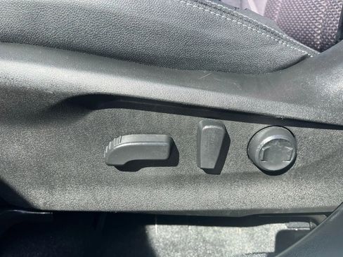 Used 2020 Subaru Forester Premium image 16