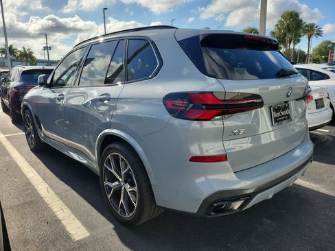 Used 2026 BMW X5 xDrive50e w/ M Sport Package AWD/4WD image 4