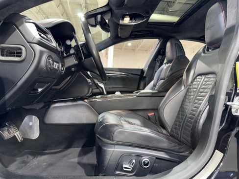 Used 2022 Maserati Ghibli Trofeo image 10