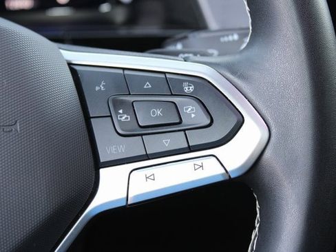 Used 2025 Volkswagen Atlas Cross Sport SE image 14