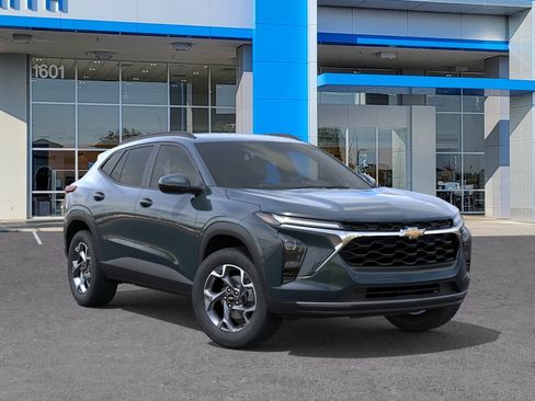 New 2026 Chevrolet Trax LT w/ Driver Confidence Package FWD image 7