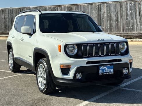 Used 2019 Jeep Renegade Latitude w/ Cold Weather Group AWD/4WD image 8