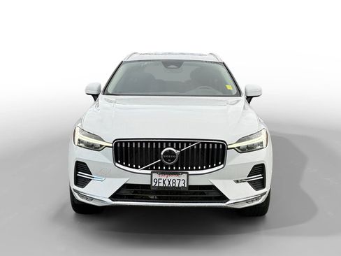 Used 2023 Volvo XC60 B5 Plus image 8