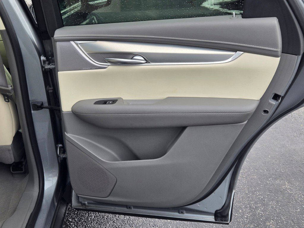 Used 2023 Cadillac XT5 Premium Luxury FWD image 8