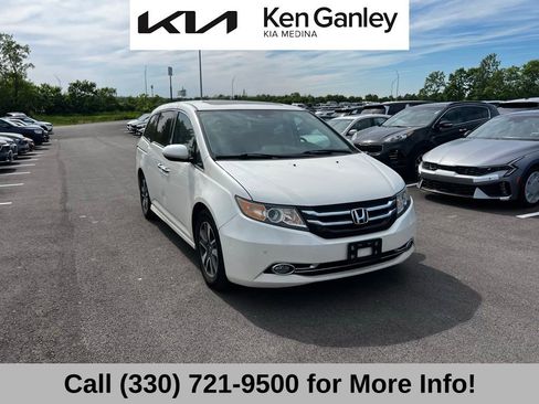 Used 2016 Honda Odyssey Touring Elite image 3