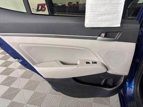 Used 2017 Hyundai Elantra Limited w/ Limited Tech Package 04 image 34