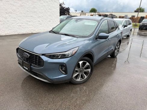 Used 2023 Ford Escape Platinum w/ Premium Technology Package AWD/4WD image 3