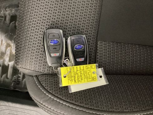 Used 2025 Subaru Outback Premium w/ Popular Package #1A AWD/4WD image 33