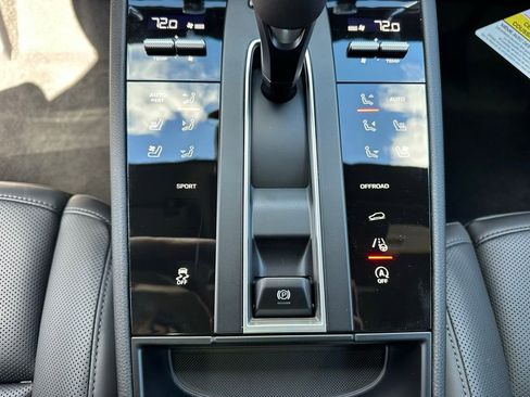 Used 2026 Porsche Macan image 26