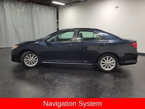 Used 2012 Toyota Camry XLE w/ Leather Pkg FWD image 5