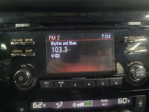Used 2017 Nissan Rogue Sport SV FWD image 25