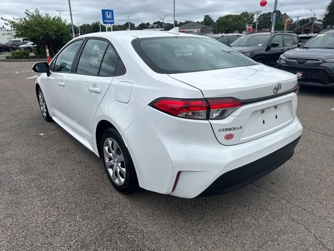 Used 2024 Toyota Corolla LE FWD image 5