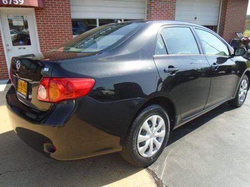 Used 2010 Toyota Corolla LE FWD image 3