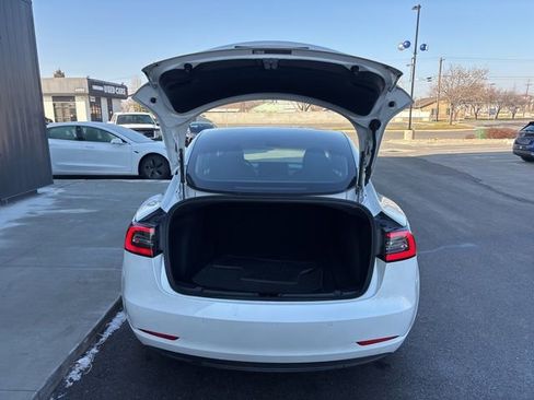 Used 2020 Tesla Model 3 Standard Range image 8