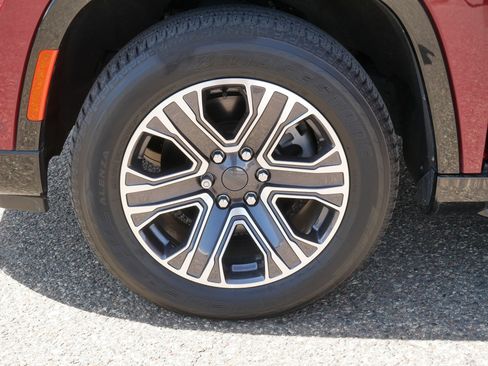 Certified 2023 Jeep Wagoneer 4WD w/ Premium Group I image 15