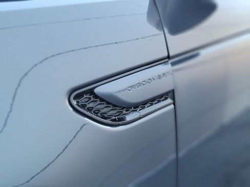 Used 2025 Land Rover Discovery Sport Dynamic SE image 40