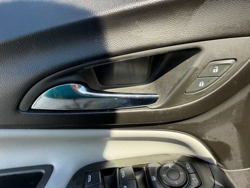 Certified 2024 Chevrolet Equinox LT FWD image 17