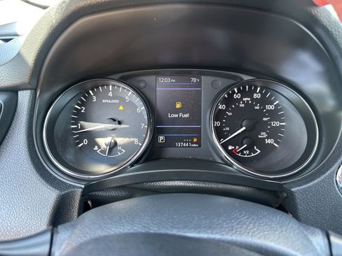 Used 2019 Nissan Rogue SL AWD/4WD image 6