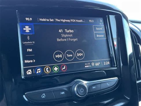 Used 2023 Chevrolet Traverse LT image 21