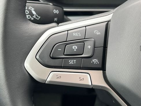 Used 2025 Volkswagen Jetta SEL image 21