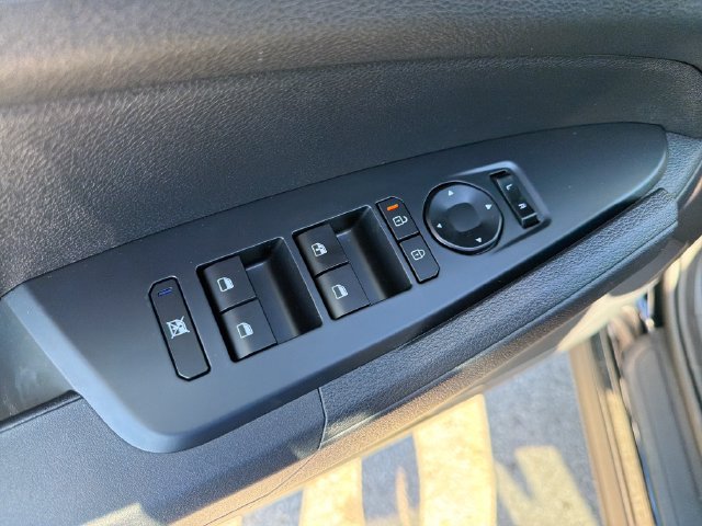 New 2027 Kia Sportage LX FWD image 17