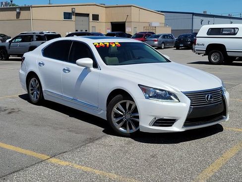Used 2016 Lexus LS 460 AWD w/ Comfort Package image 1
