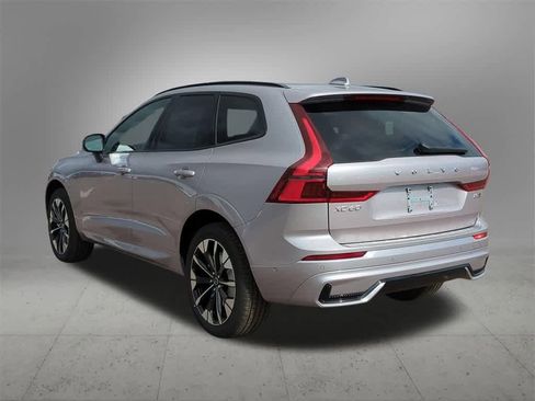 Used 2026 Volvo XC60 B5 Plus w/ Protection Package Premier image 4