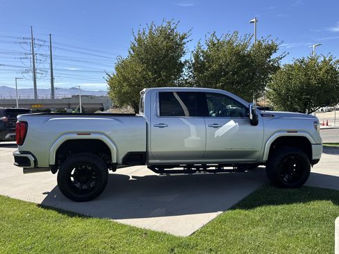 Used 2020 GMC Sierra 3500 Denali w/ Denali Ultimate Package AWD/4WD image 6