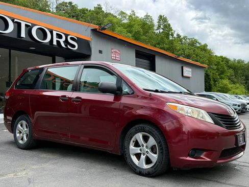 Used 2013 Toyota Sienna L FWD image 37