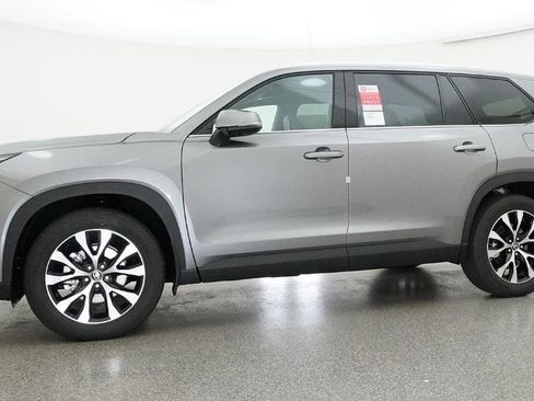 New 2026 Toyota Grand Highlander Hybrid MAX Limited image 10