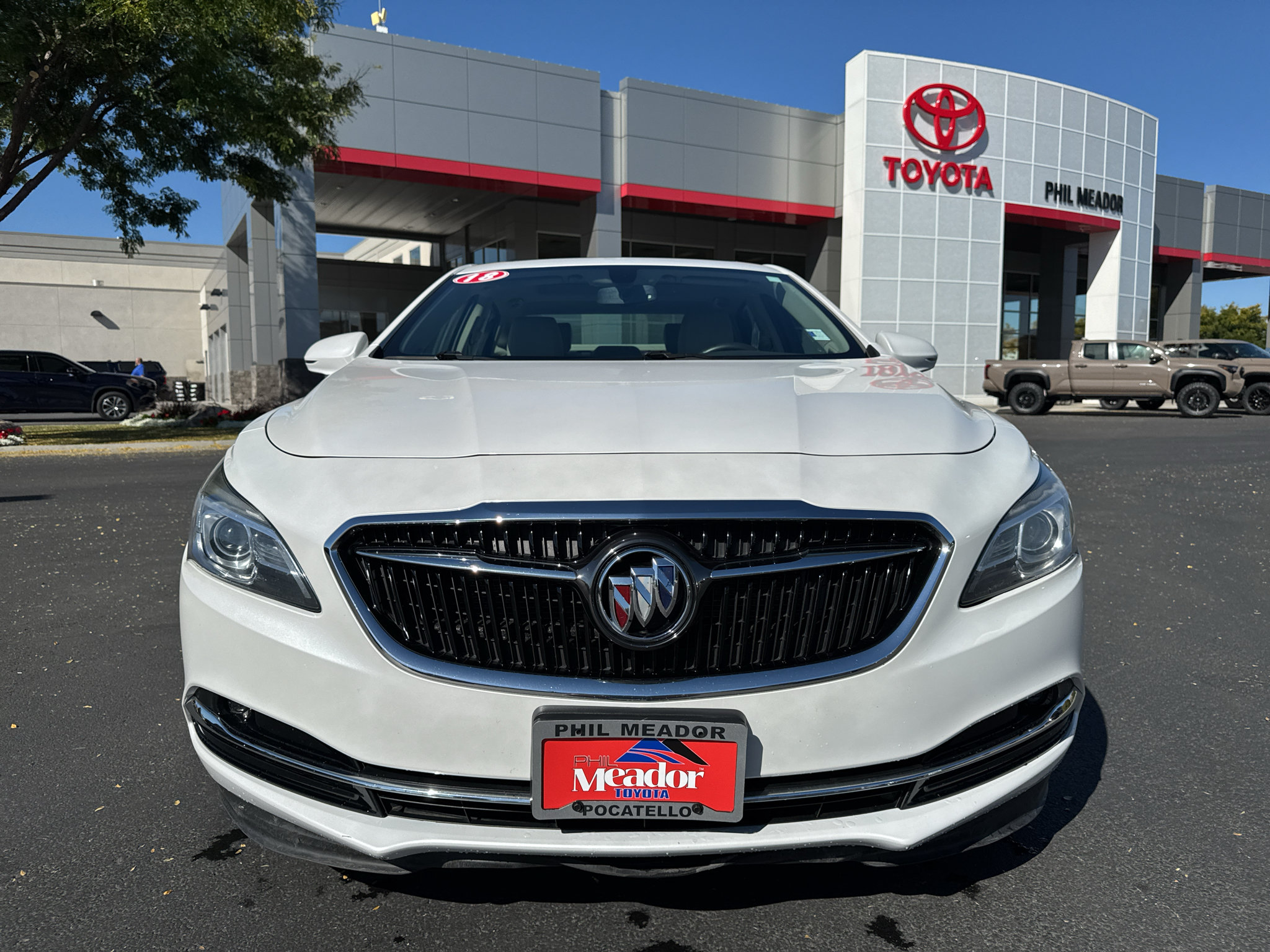 Used 2018 Buick LaCrosse Essence w/ Sun and Shade Package FWD image 6