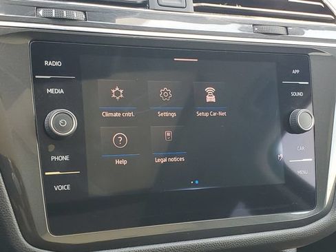 Used 2022 Volkswagen Tiguan SE AWD/4WD image 24