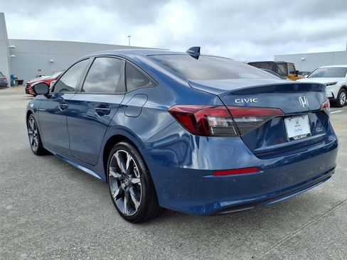 Used 2025 Honda Civic Sport Touring image 3