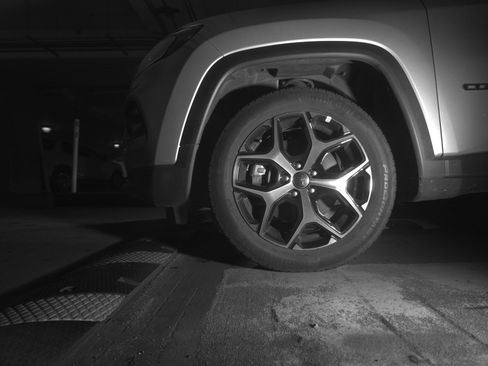 Used 2025 Jeep Compass Limited AWD/4WD image 12