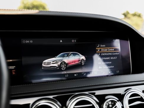 Used 2019 Mercedes-Benz S 560 4MATIC Sedan image 32