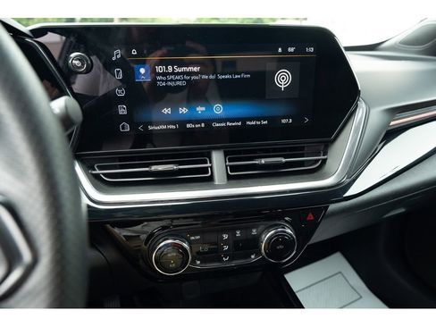 Used 2025 Chevrolet Trax RS w/ Driver Confidence Package FWD image 22