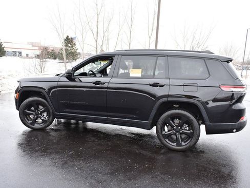 Used 2024 Jeep Grand Cherokee L Limited w/ Luxury Tech Group II image 8