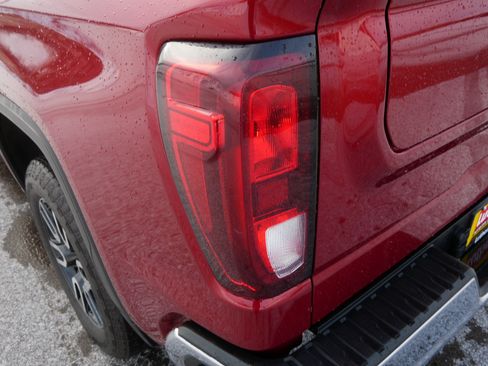 Used 2021 GMC Sierra 1500 SLE w/ Preferred Package image 18