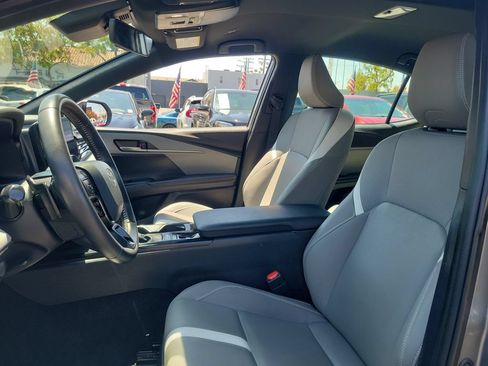 Used 2025 Toyota Camry SE w/ Convenience Package FWD image 19