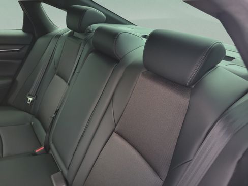 Used 2022 Honda Accord Sport image 7