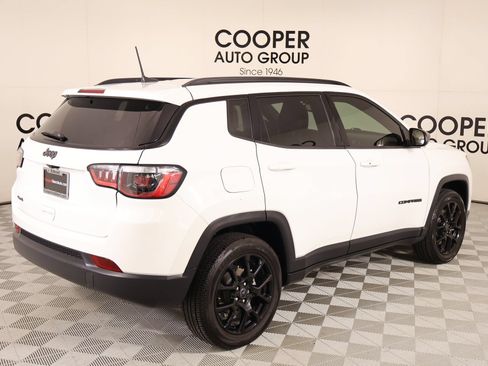 Used 2025 Jeep Compass Latitude w/ Altitude Special Edition AWD/4WD image 19