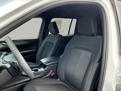 Used 2024 Jeep Grand Cherokee Laredo X w/ Luxury Tech Group I AWD/4WD image 21