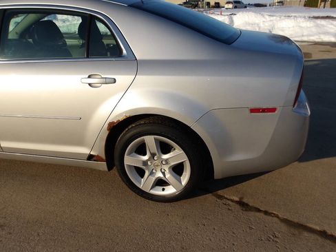 Used 2010 Chevrolet Malibu LS image 31