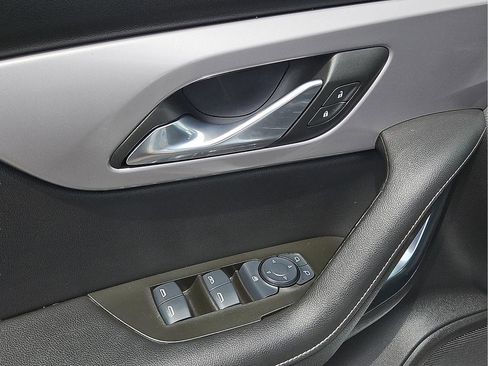 Used 2025 Chevrolet Blazer LT image 10