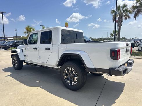 New 2026 Jeep Gladiator Sport AWD/4WD image 5