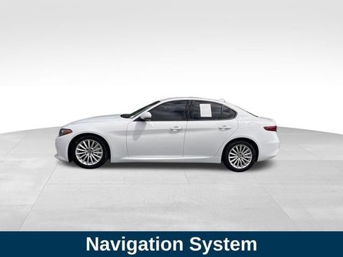 Used 2022 Alfa Romeo Giulia Sprint RWD image 2