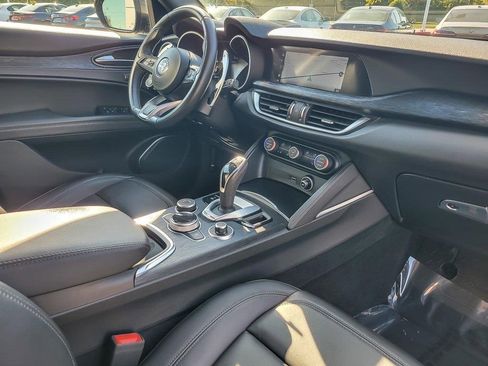 Used 2022 Alfa Romeo Stelvio Sprint image 24