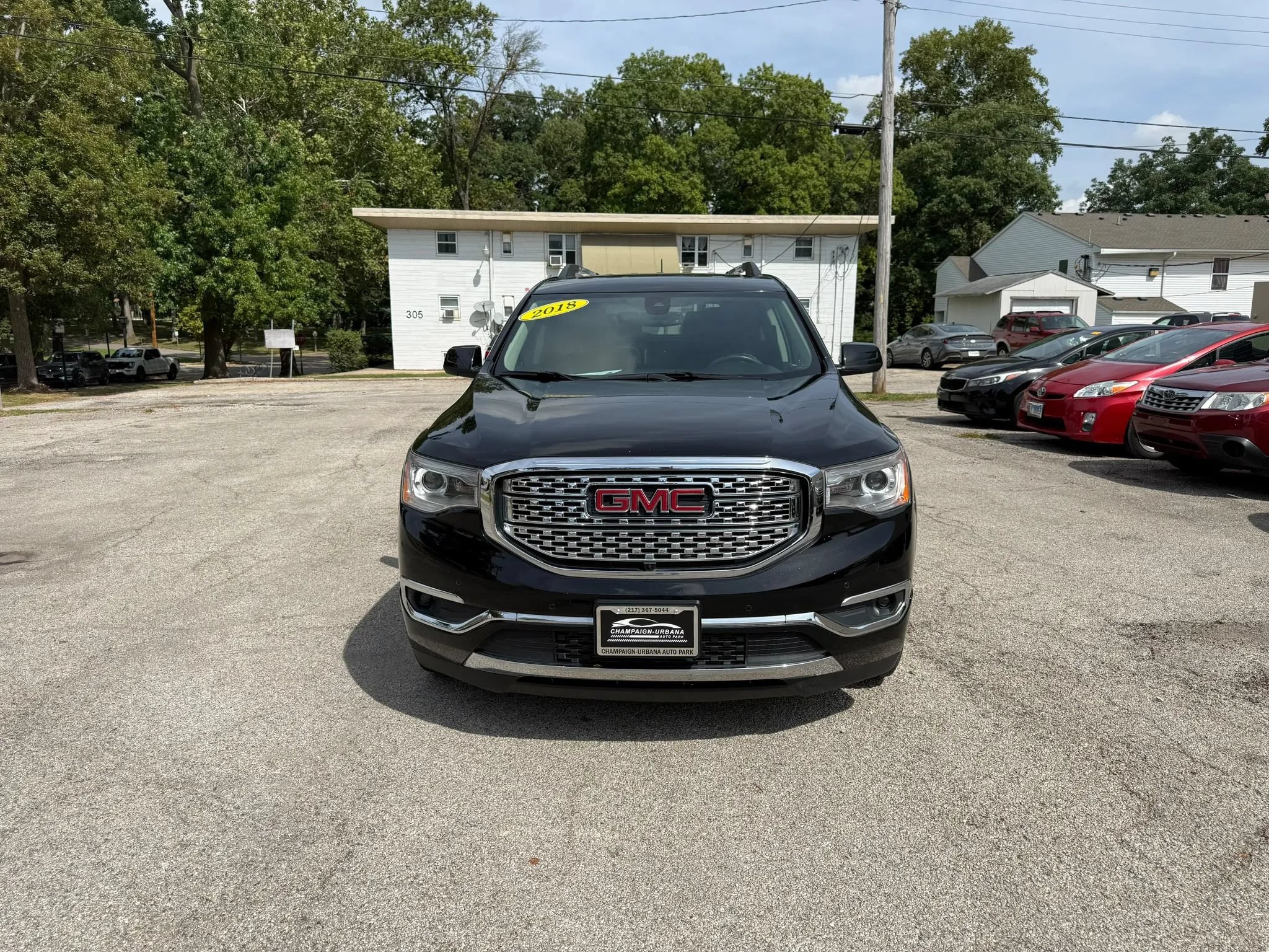 Used 2018 GMC Acadia Denali w/ Technology Package FWD image 2