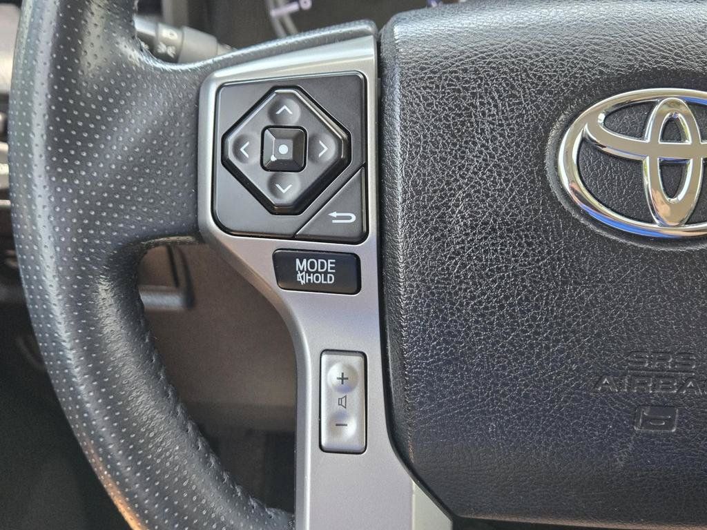 Used 2018 Toyota 4Runner SR5 AWD/4WD image 22