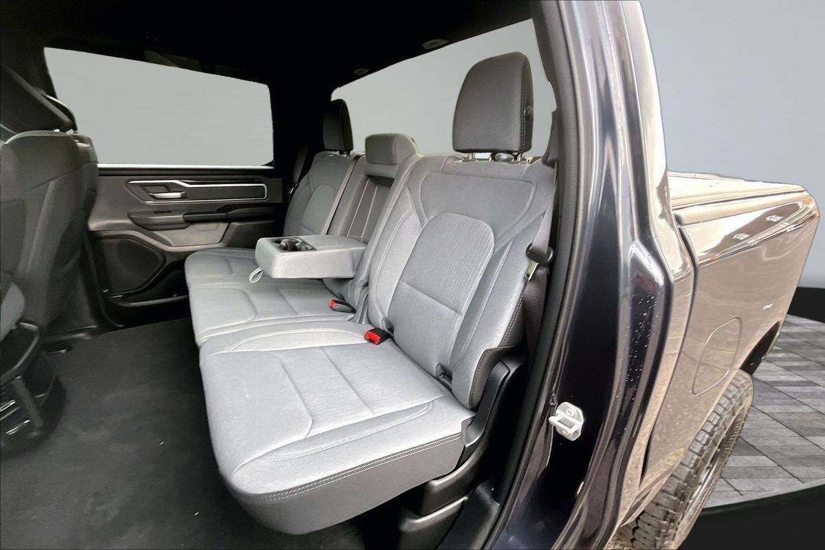Used 2021 RAM 1500 Big Horn AWD/4WD image 17